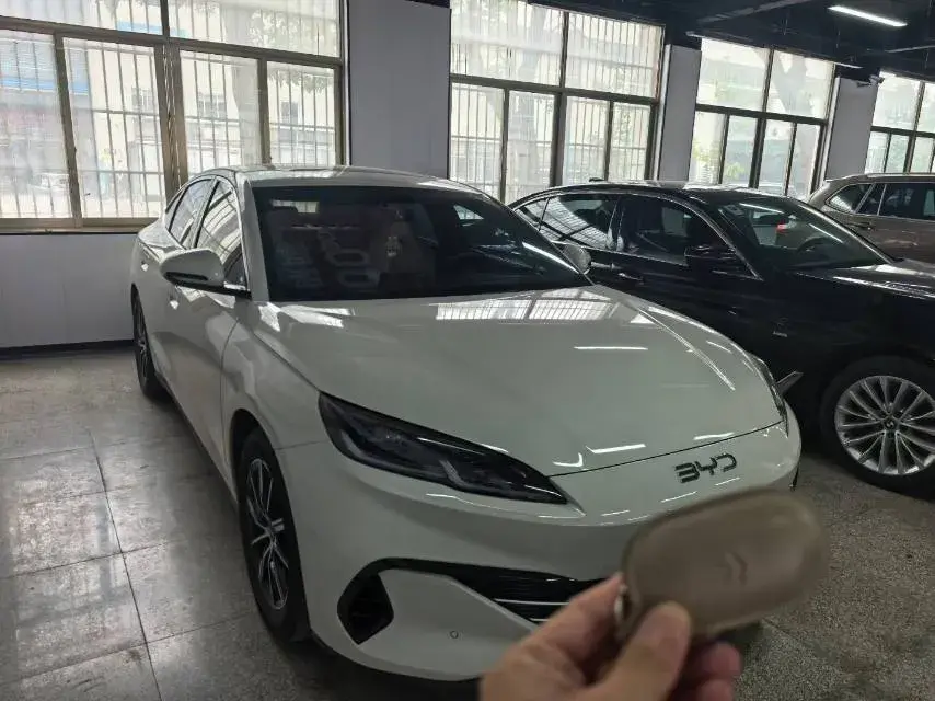 2024 BYD SEAL thumbnail 4