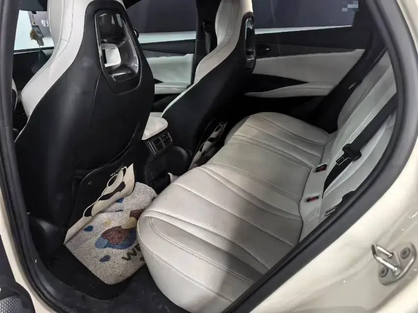 2024 BYD SEAL thumbnail 3