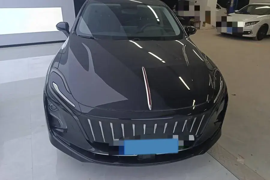 2023 HONGQI E-QM5 thumbnail 2