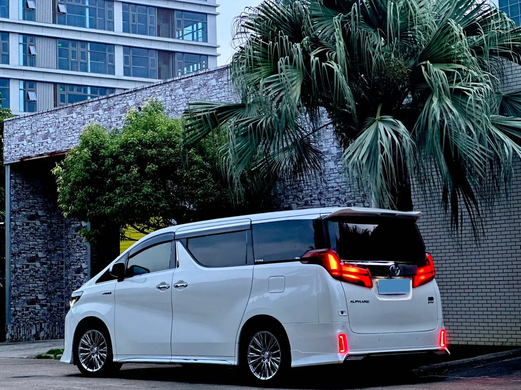 2019 TOYOTA ALPHARD thumbnail 4
