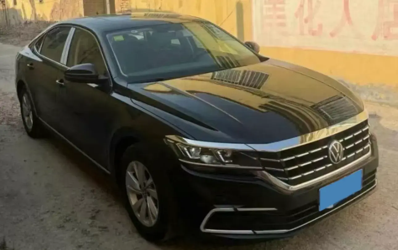 2021 VOLKSWAGEN PASSAT thumbnail 2