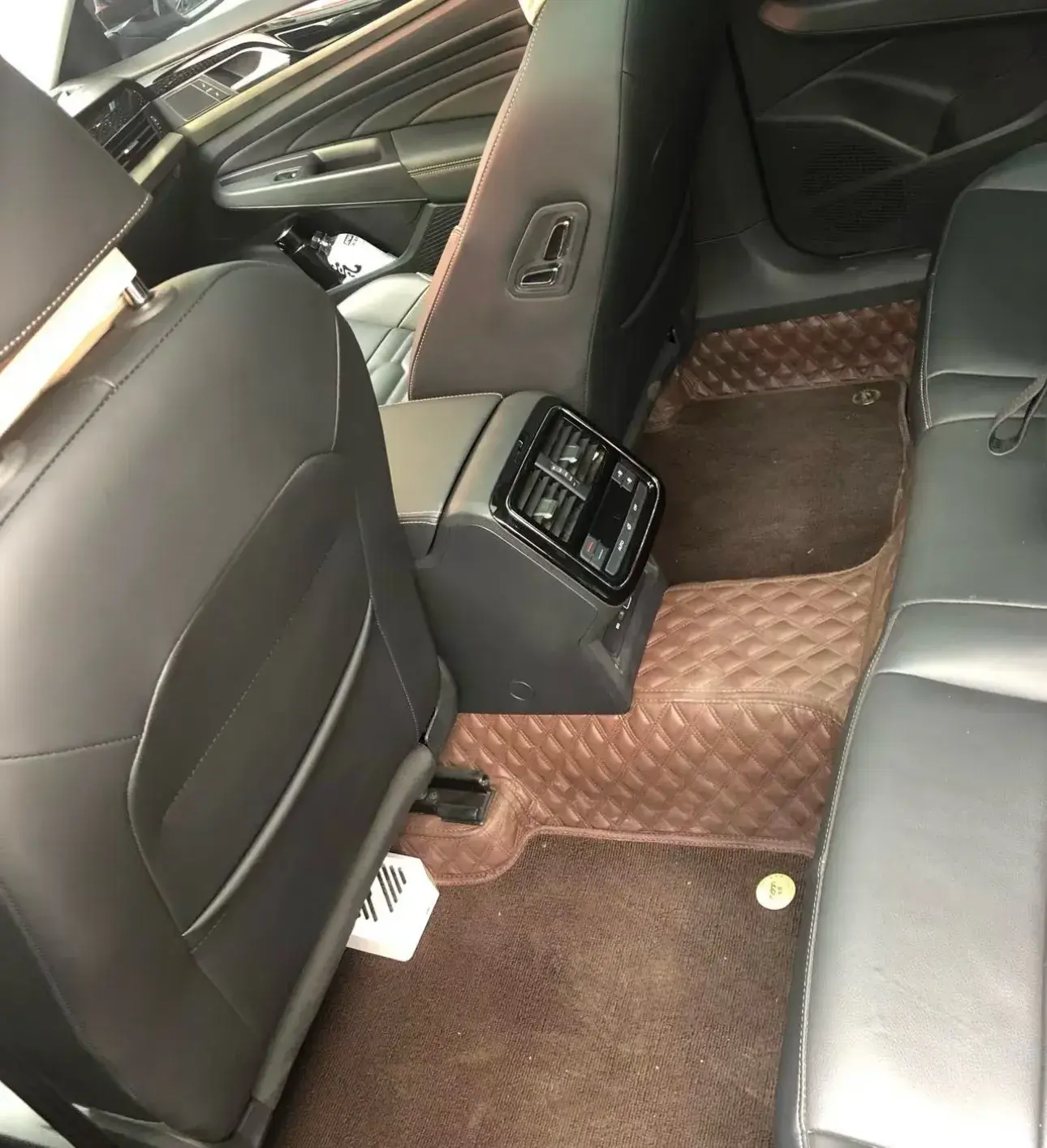 2021 VOLKSWAGEN PASSAT thumbnail 4