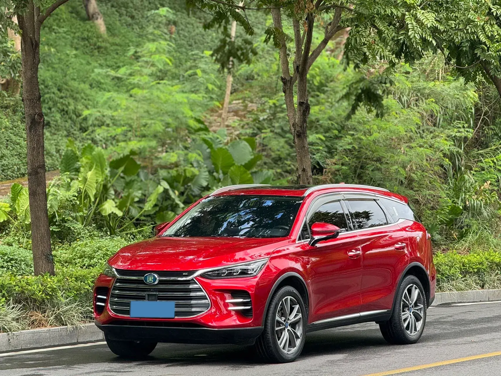 2018 BYD TANG view 1