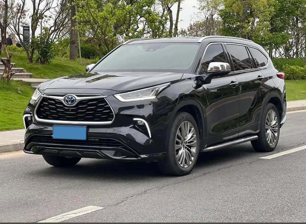 2022 TOYOTA HIGHLANDER view 1