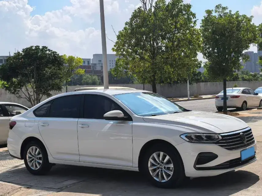 2023 VOLKSWAGEN LAVIDA thumbnail 3