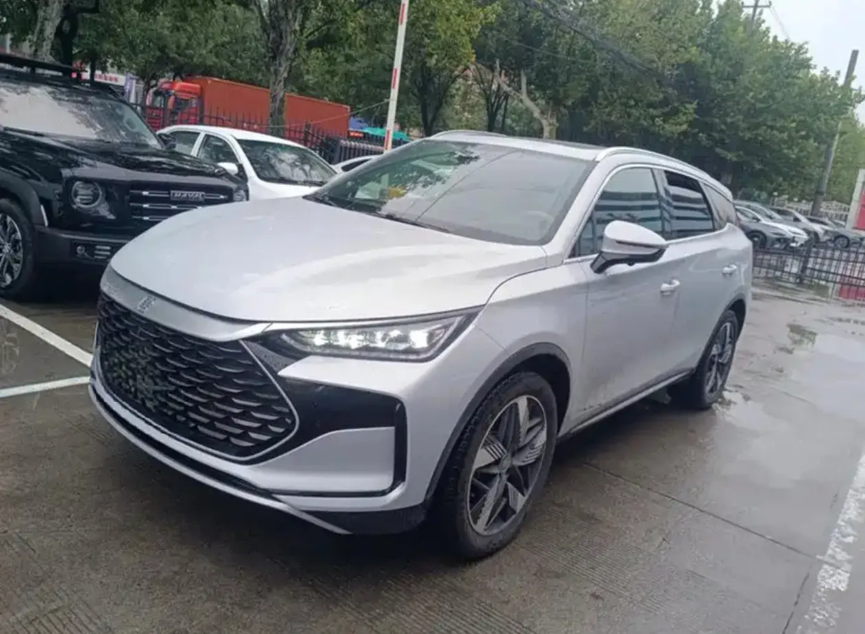 2024 BYD TANG view 1