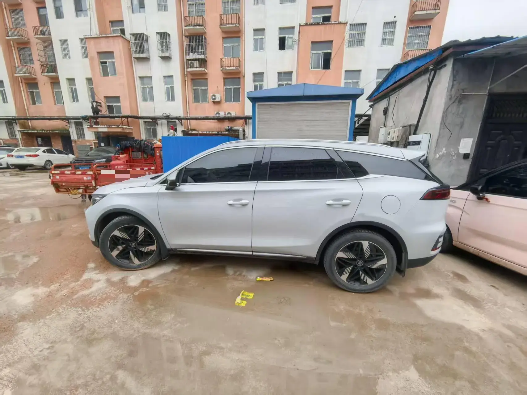 2024 BYD TANG thumbnail 2