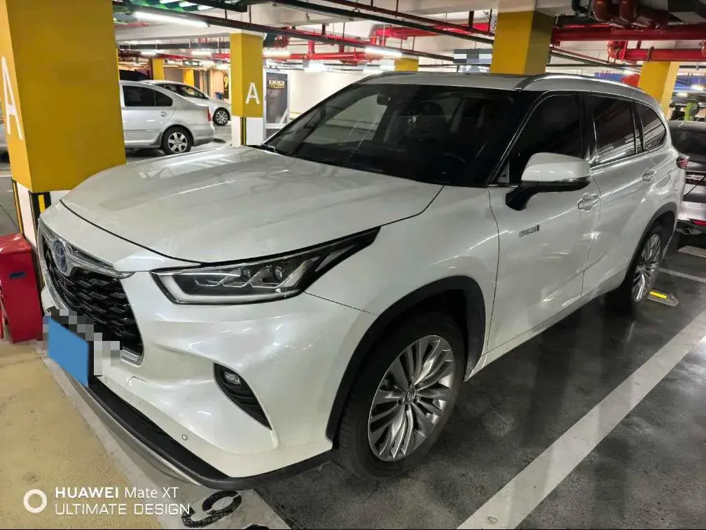 2022 Toyota Highlander 2.5L 192HP L4 E-CVT Hybrid 2022 Toyota Highlander 2.5L 192HP L4 E-CVT Hybrid