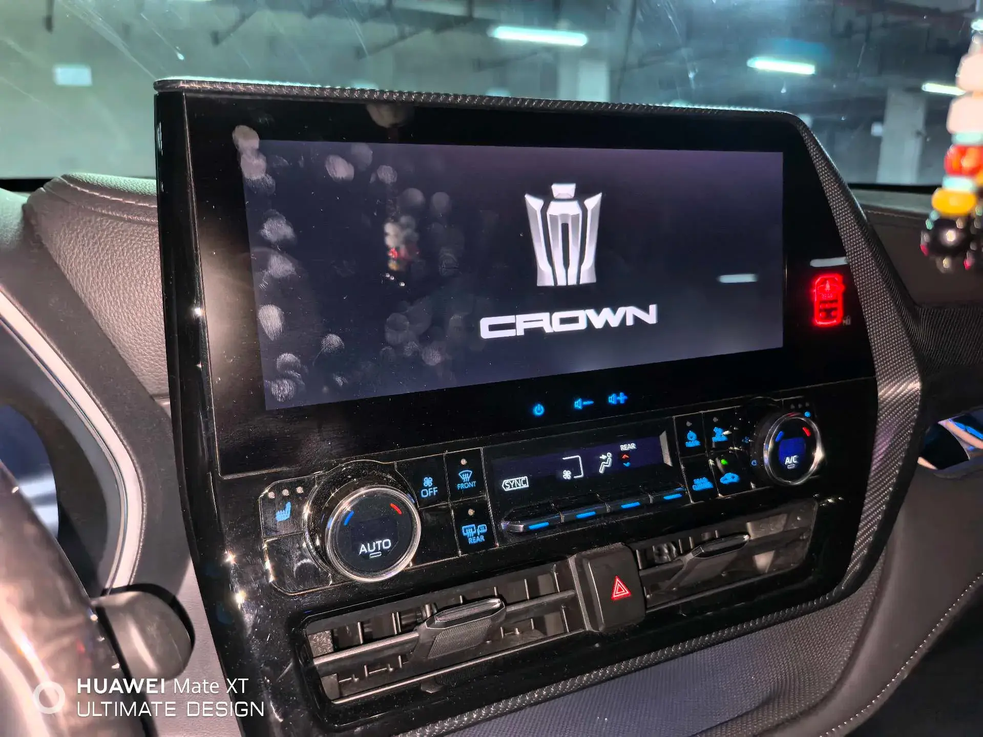 2022 TOYOTA CROWN thumbnail 4