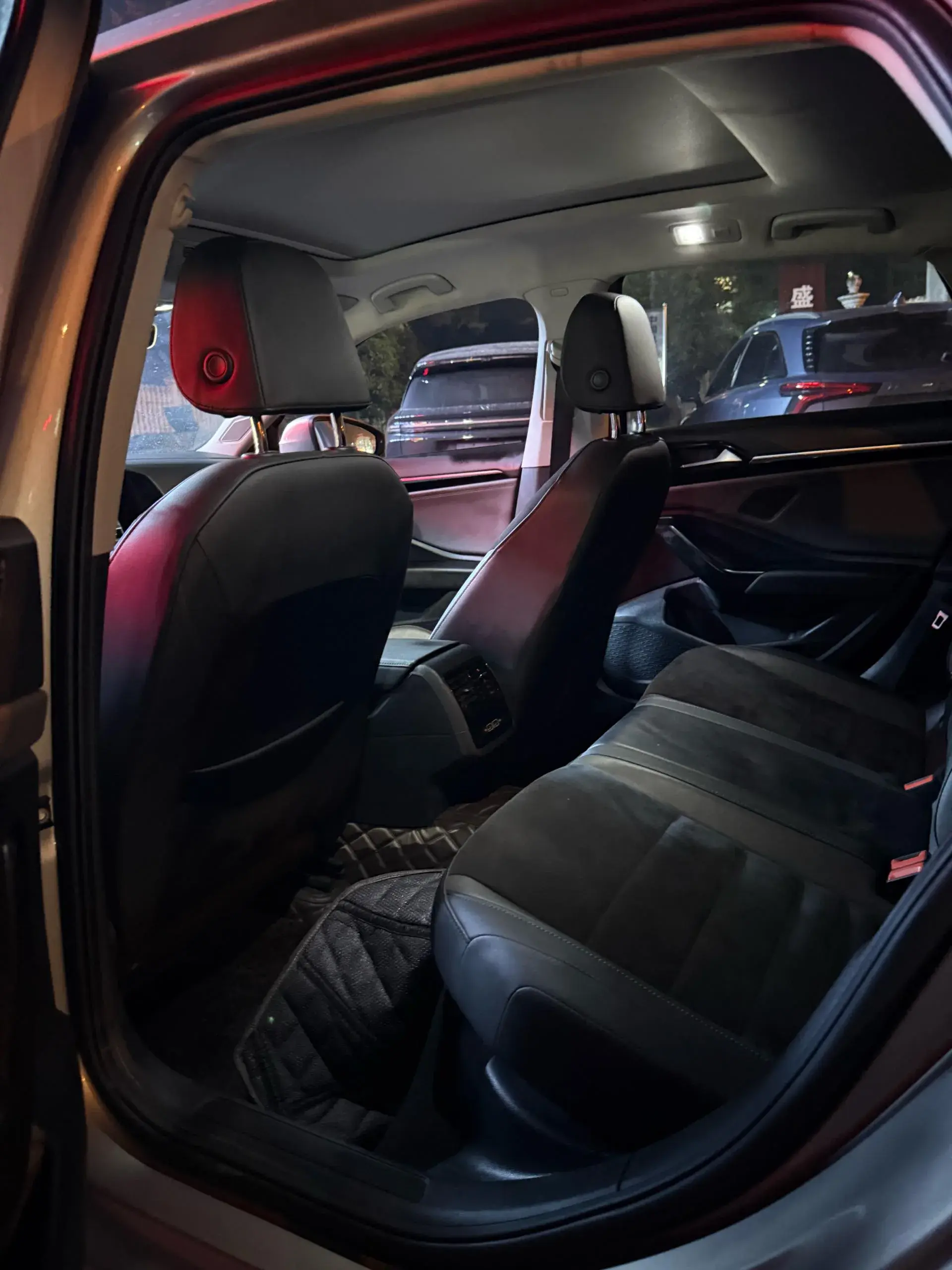 2019 VOLKSWAGEN SAGITAR thumbnail 4