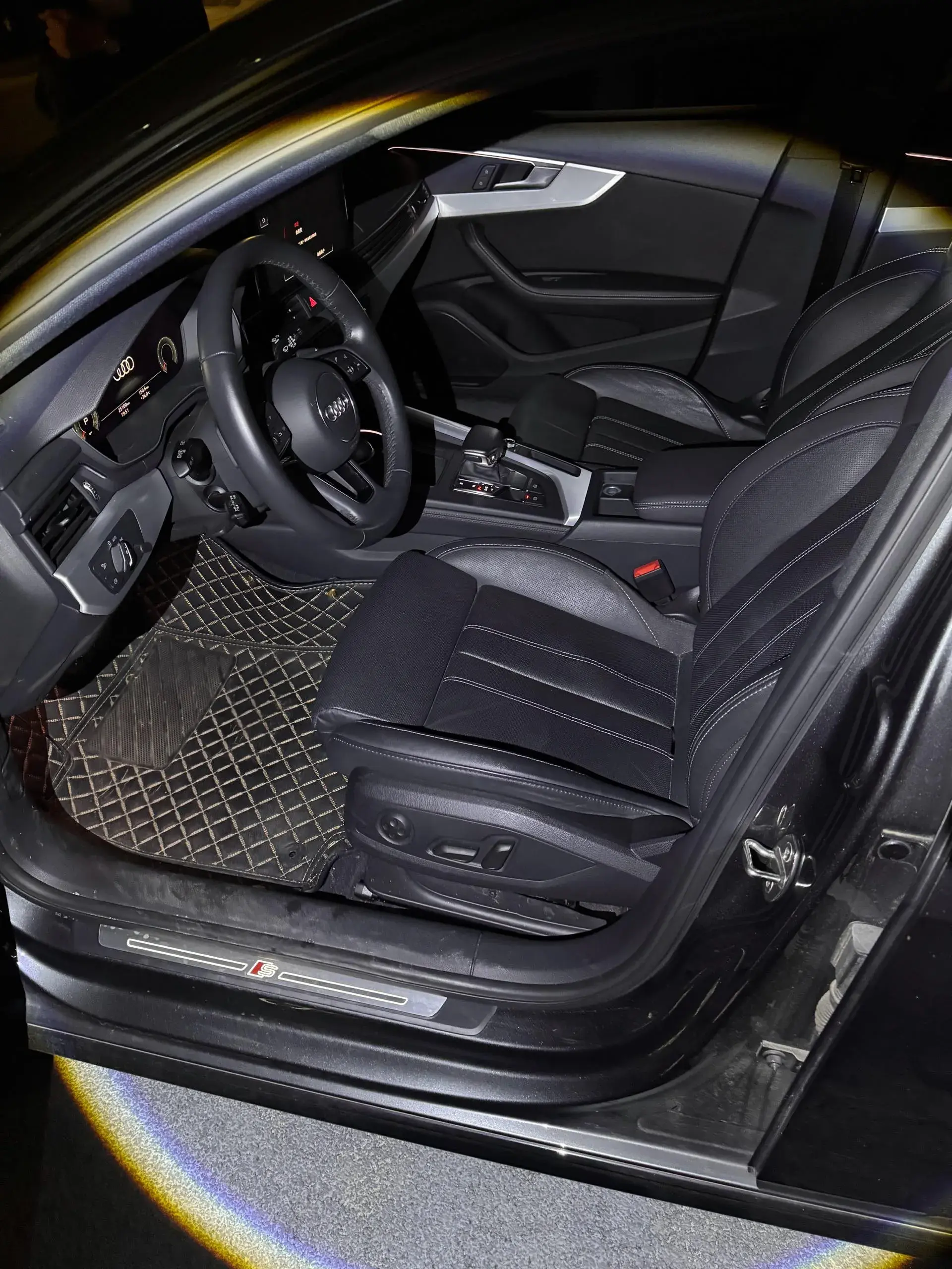 2022 AUDI A4L thumbnail 3