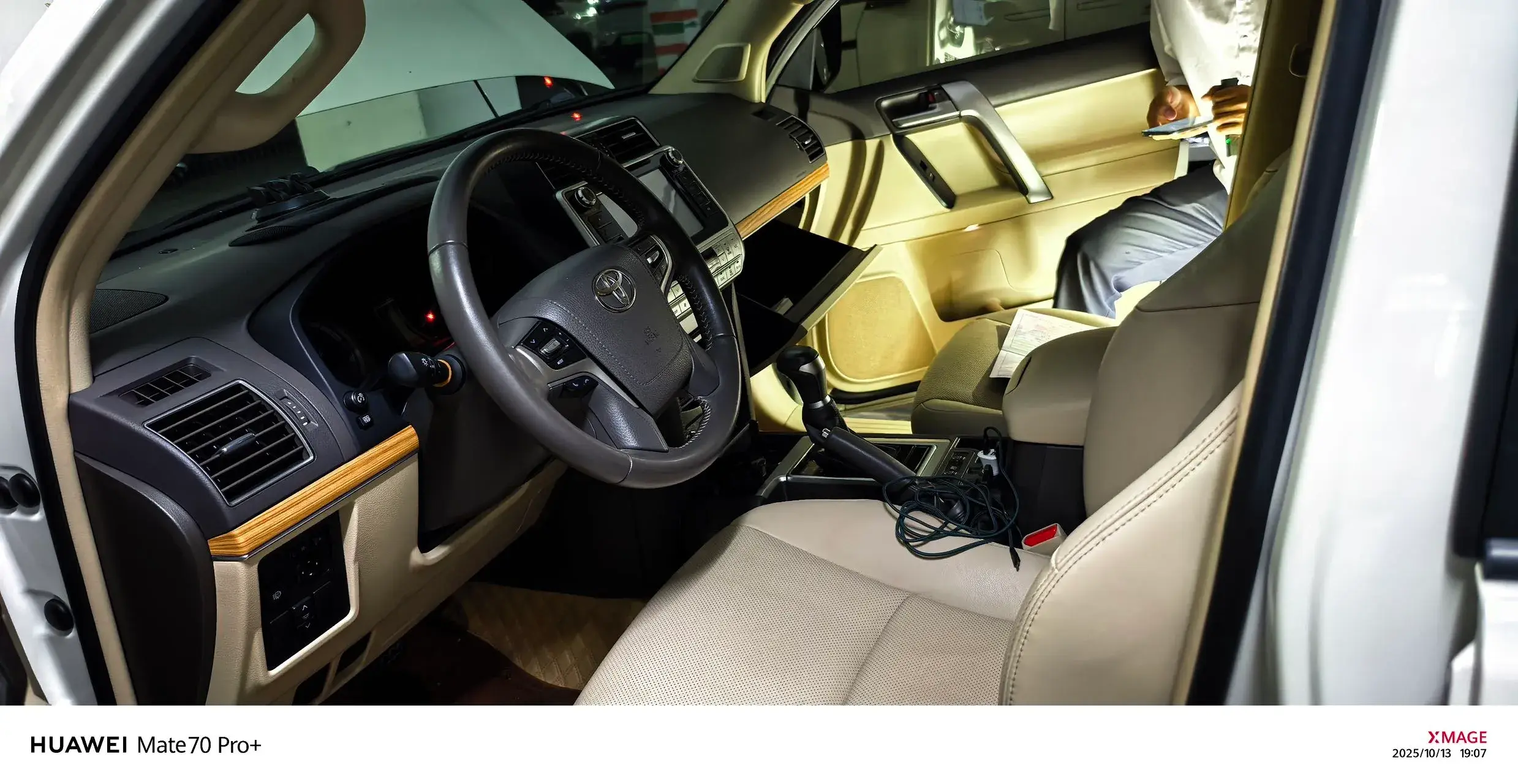 2019 TOYOTA LAND thumbnail 2