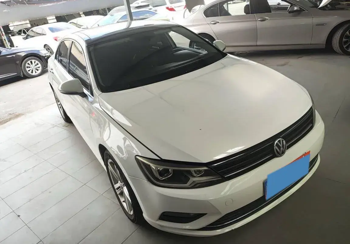 2018 VOLKSWAGEN LAMANDO thumbnail 2