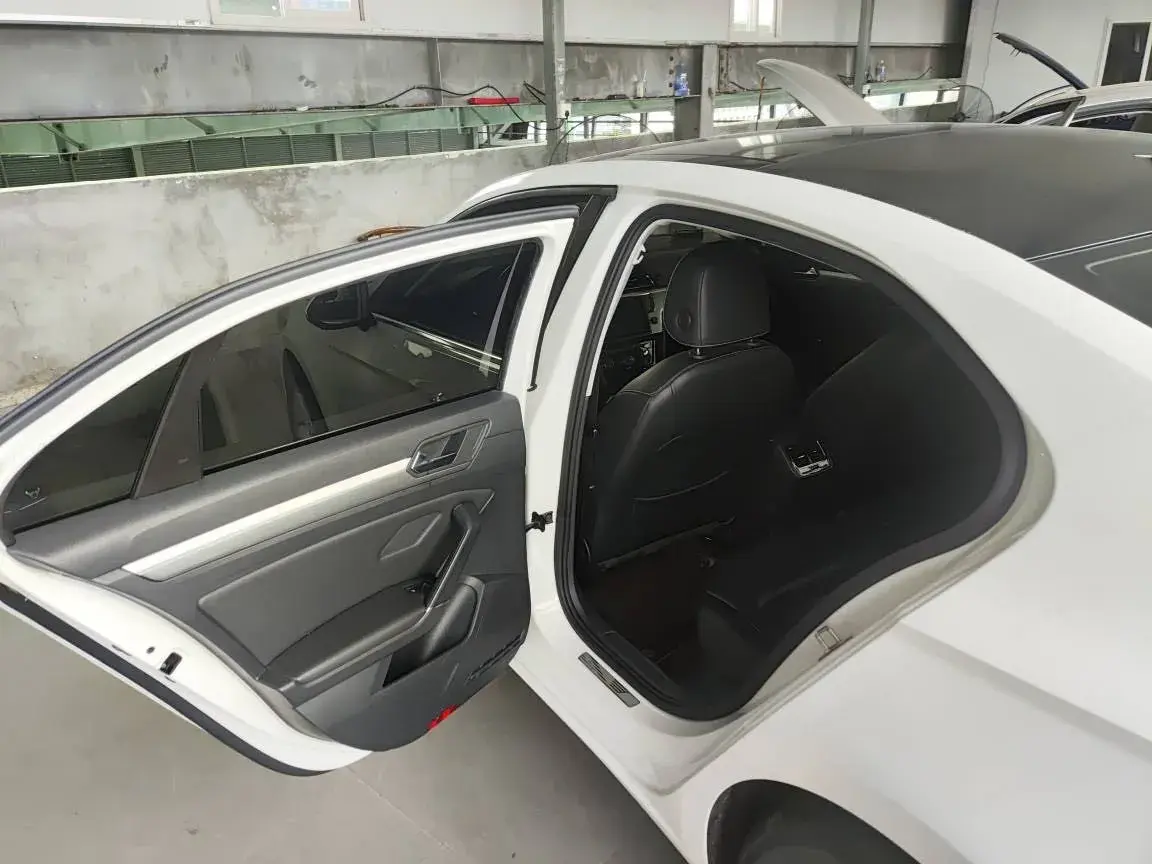 2018 VOLKSWAGEN LAMANDO thumbnail 4