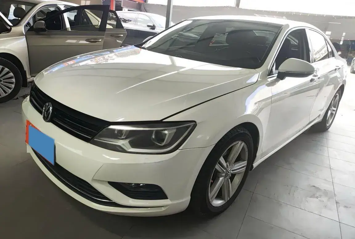 2018 VOLKSWAGEN LAMANDO view 1