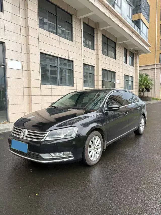 2015 VOLKSWAGEN MAGOTAN view 1