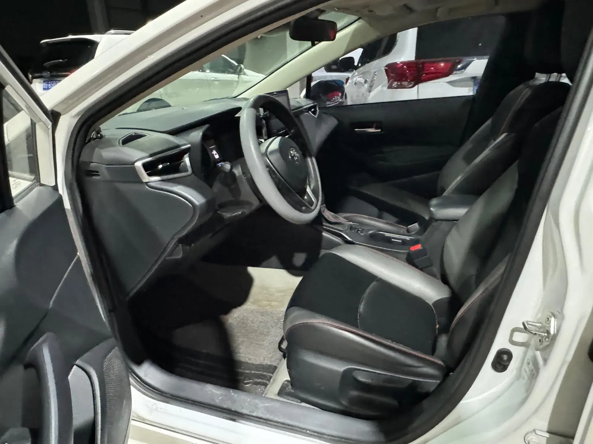 2021 TOYOTA COROLLA thumbnail 4