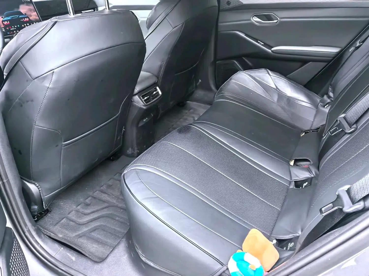 2025 BYD QINL thumbnail 4