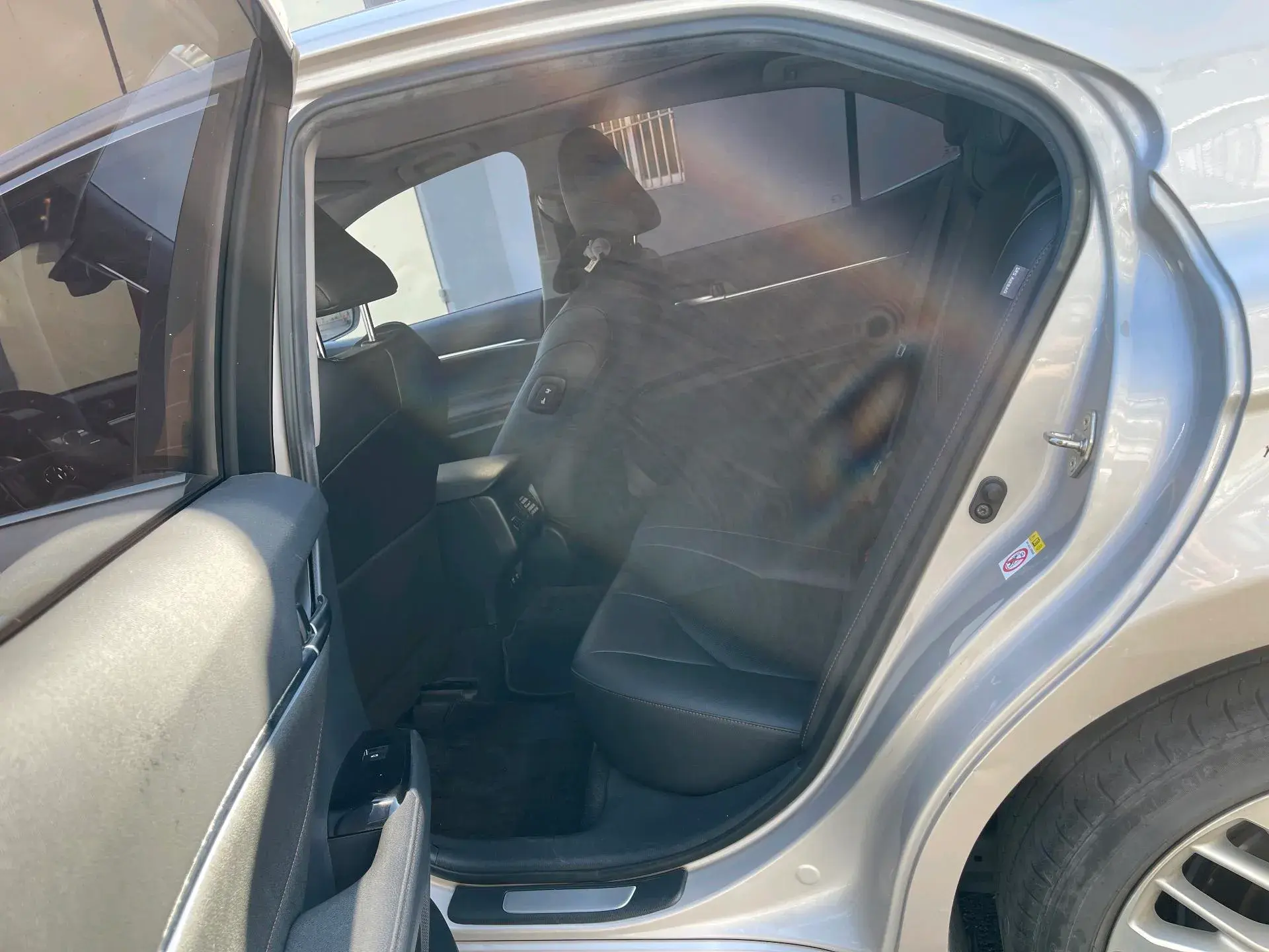 2018 TOYOTA CAMRY thumbnail 3