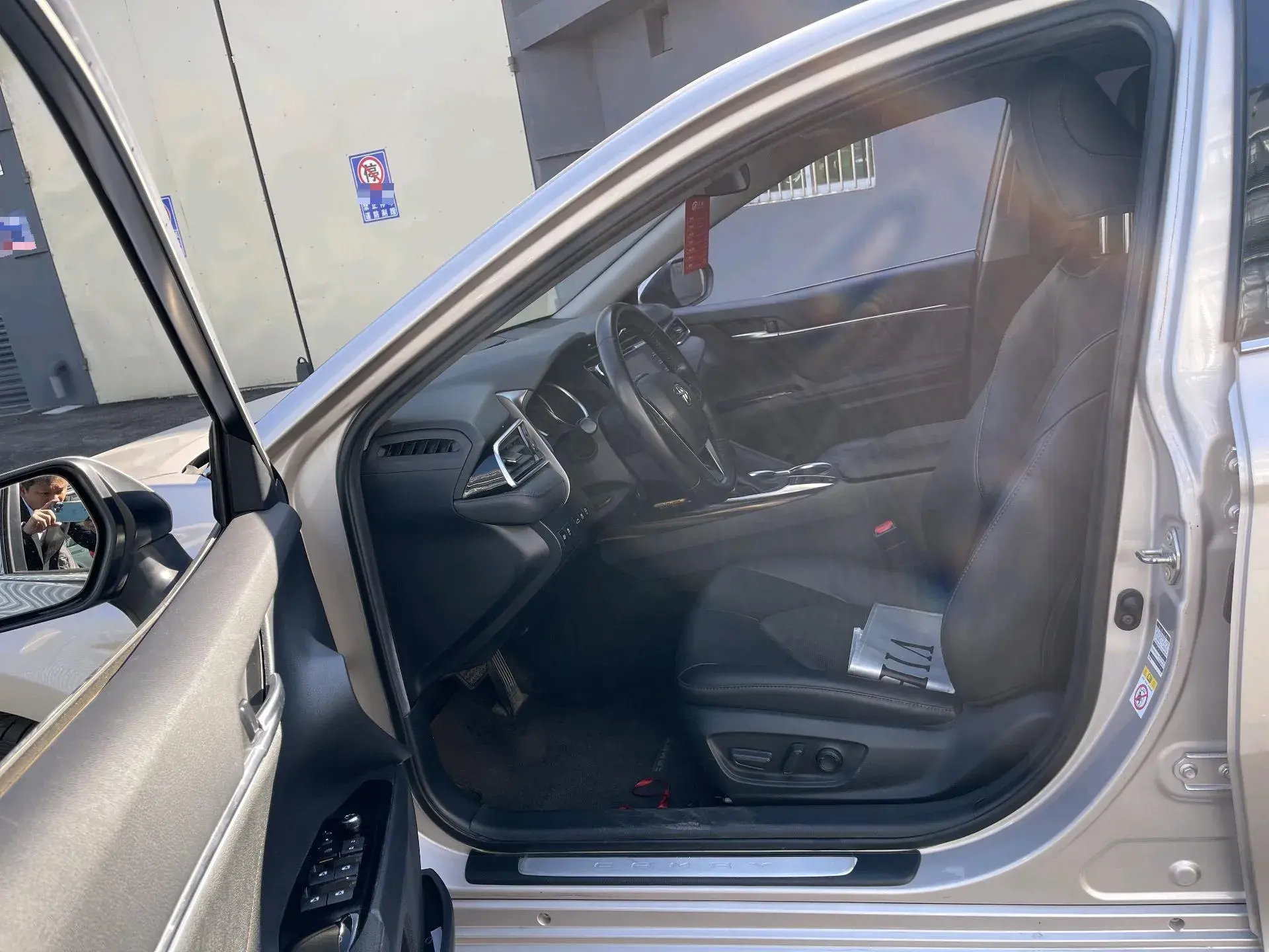 2018 TOYOTA CAMRY thumbnail 4