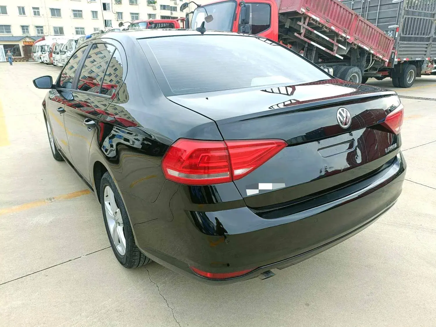 2017 VOLKSWAGEN LAVIDA thumbnail 3