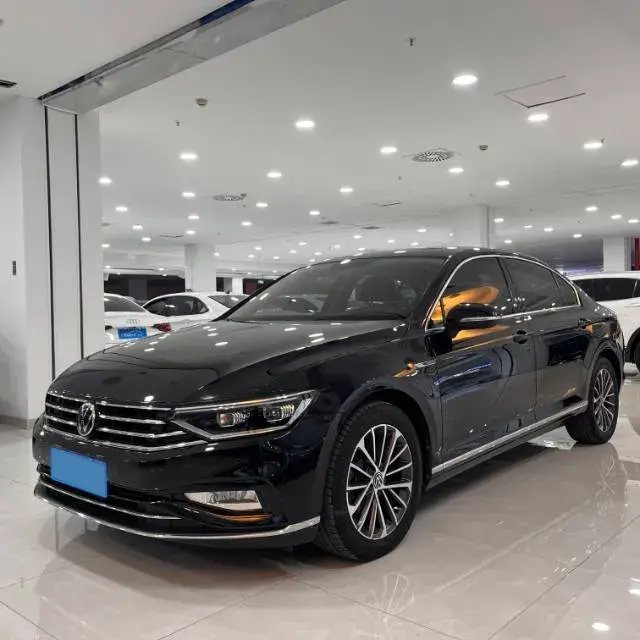2020 VOLKSWAGEN MAGOTAN view 1