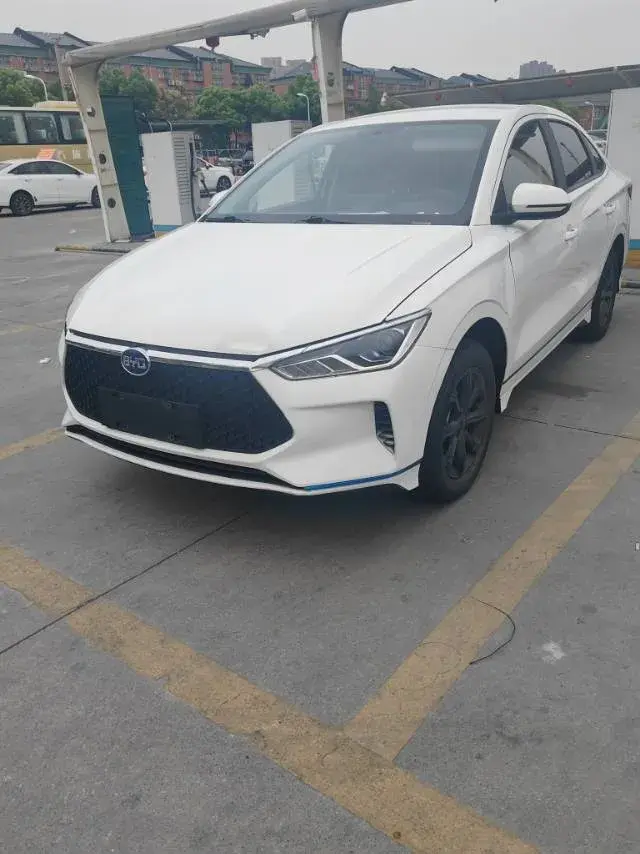 2021 BYD E3 view 1
