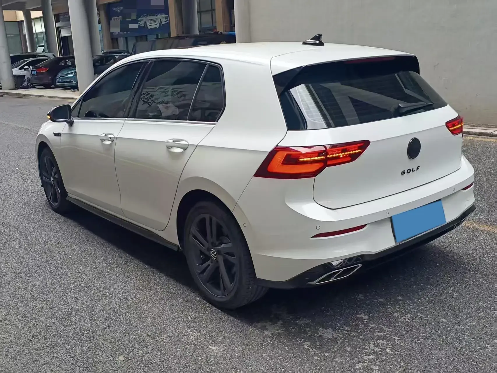 2023 VOLKSWAGEN GOLF thumbnail 3