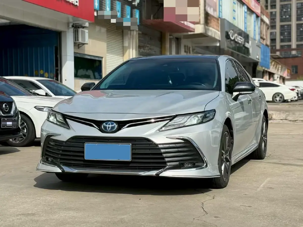 2023 Toyota Camry 2.5L 178HP L4 E-CVT Hybrid