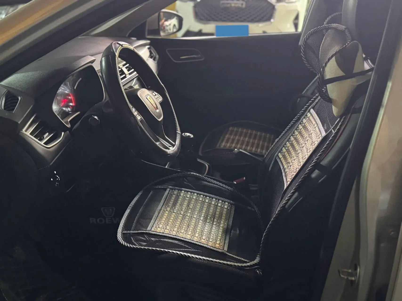 2019 ROEWE I5 thumbnail 4