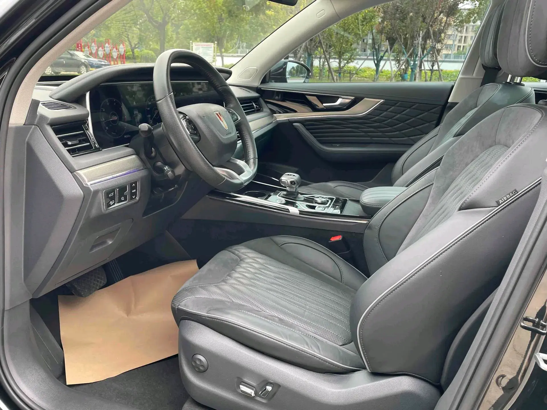 2022 HONGQI HS5 thumbnail 4