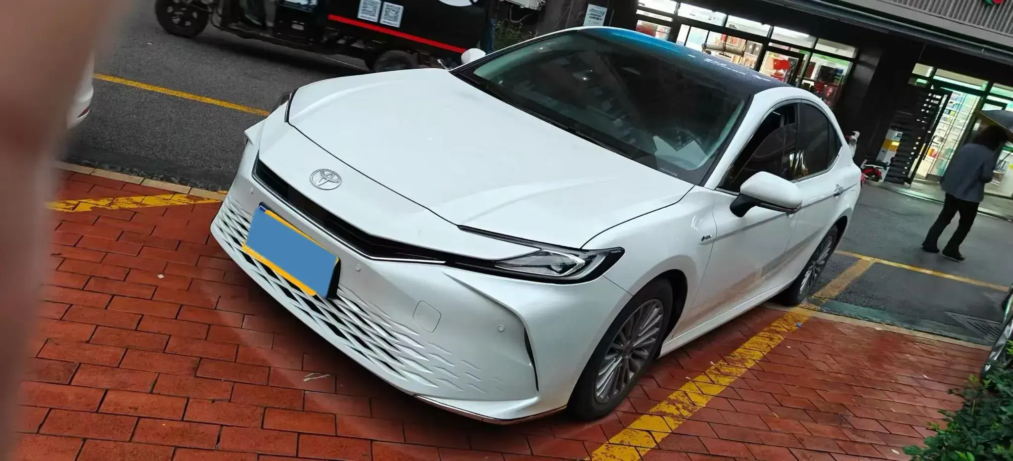 2024 TOYOTA CAMRY view 1