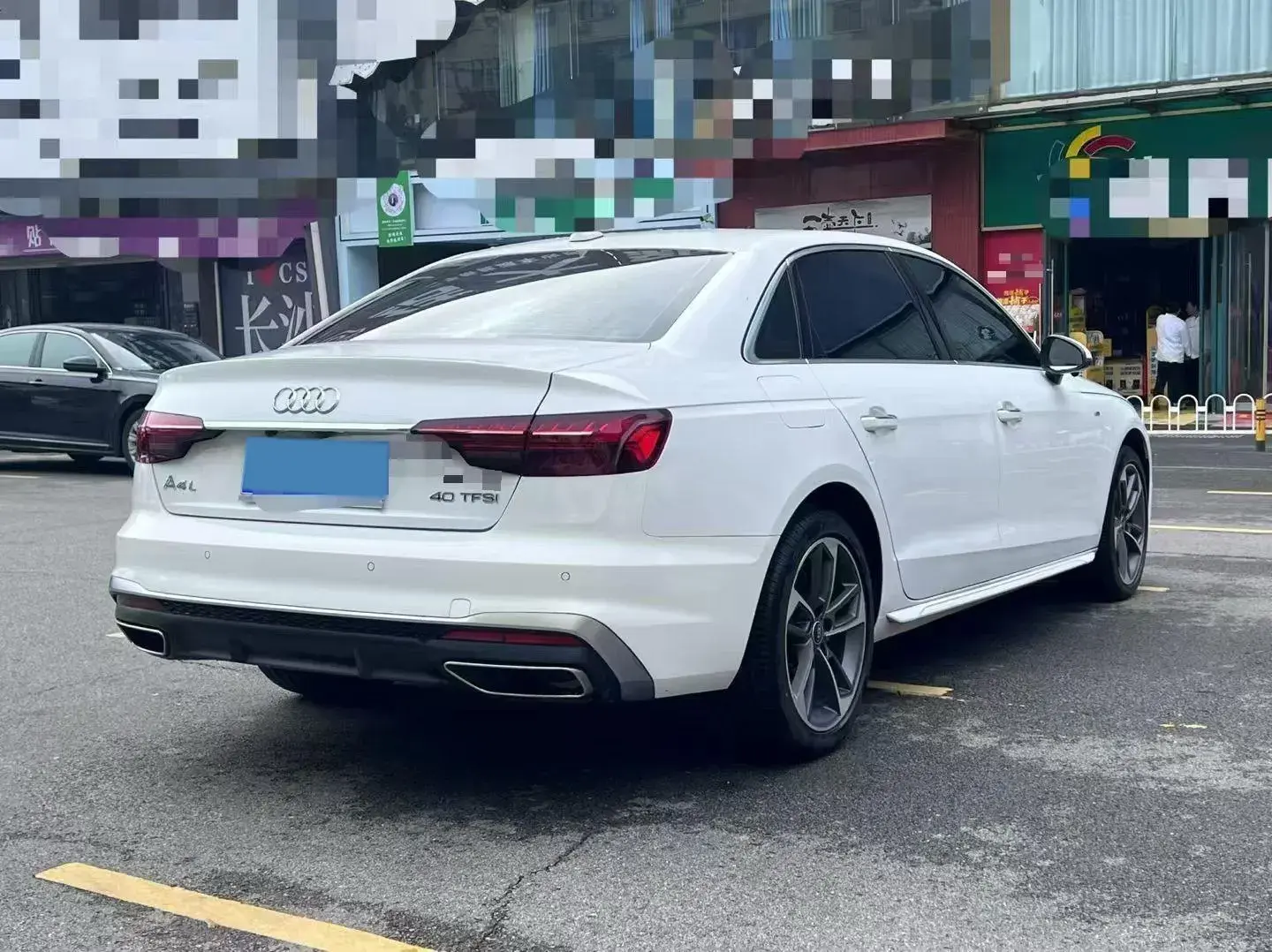 2024 AUDI A4L thumbnail 4