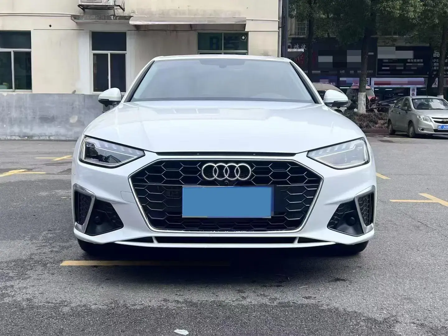 2024 AUDI A4L thumbnail 2