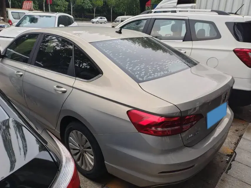 2019 VOLKSWAGEN LAVIDA thumbnail 2