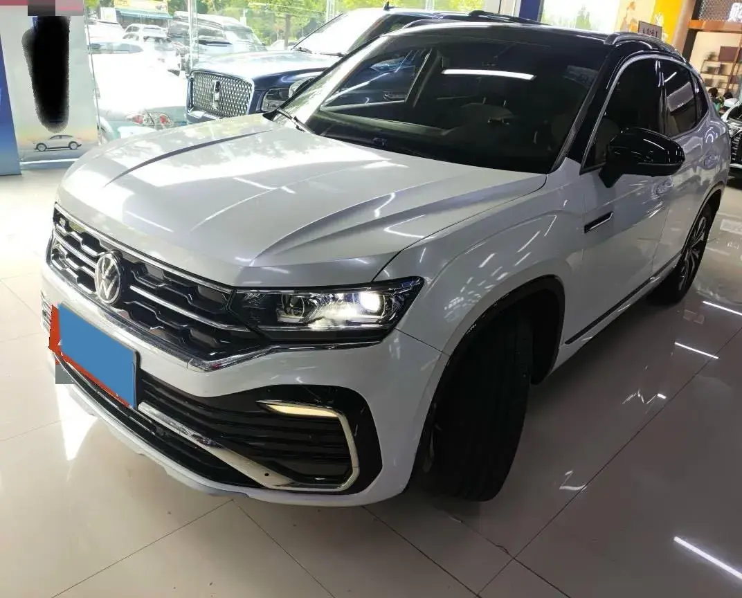 2020 VOLKSWAGEN TAYRON view 1