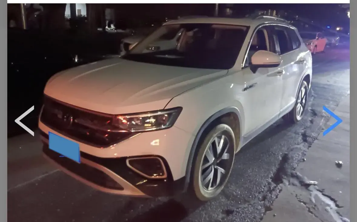 2024 VOLKSWAGEN TAYRON view 1