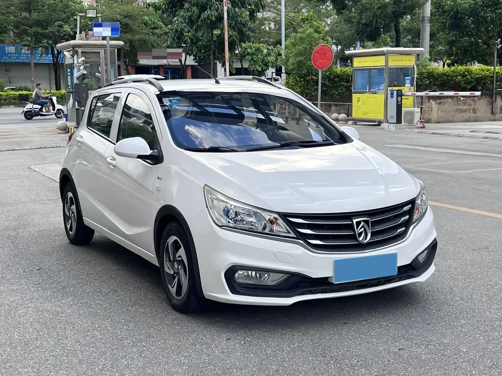 2017 BAOJUN 310 thumbnail 3