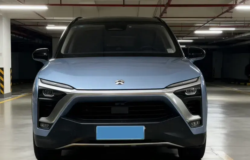 2018 NIO ES8 thumbnail 2