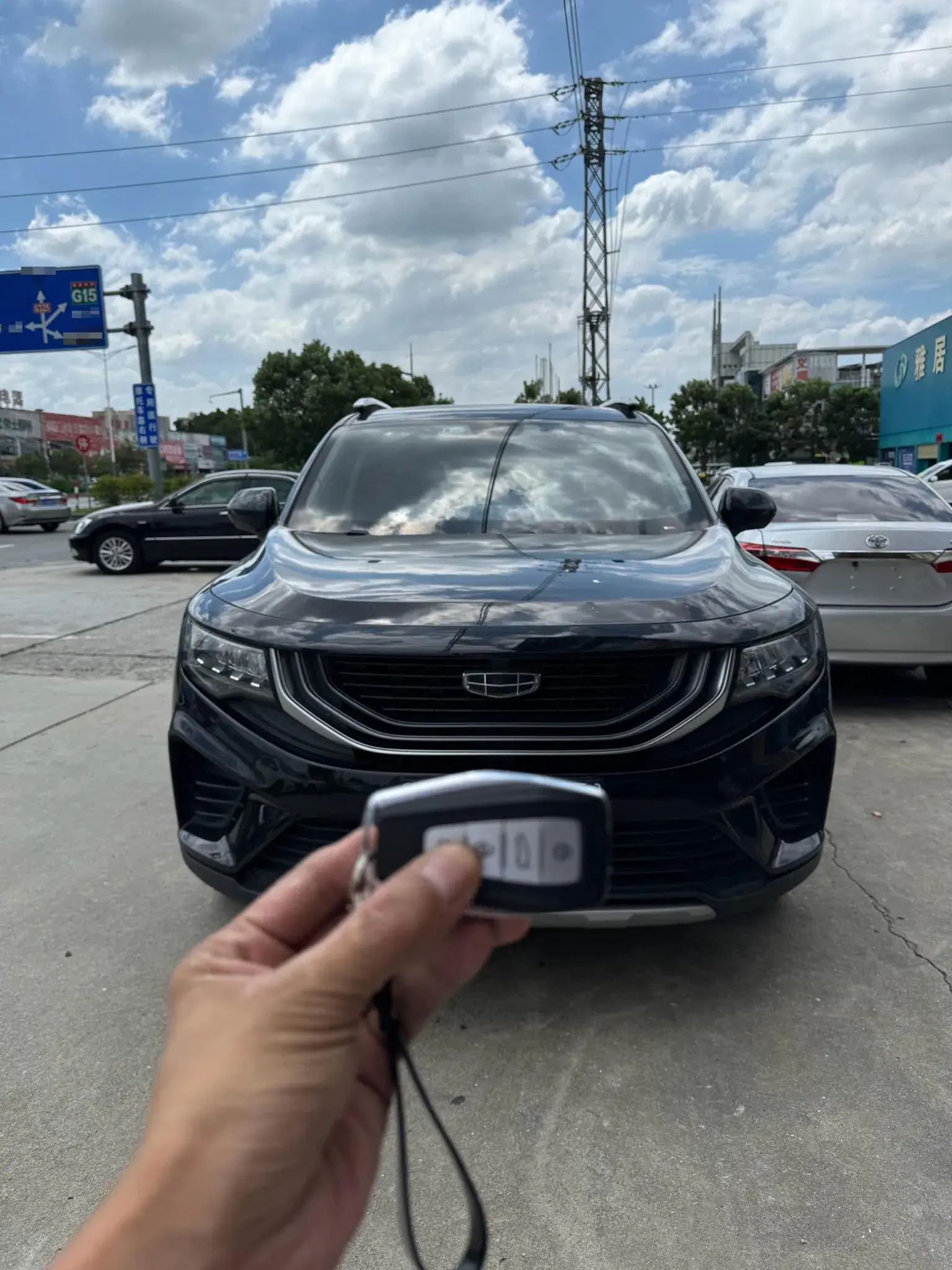 2020 GEELY OKAVANGO thumbnail 2