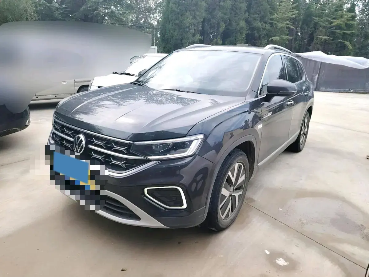 2023 VOLKSWAGEN TAYRON view 1