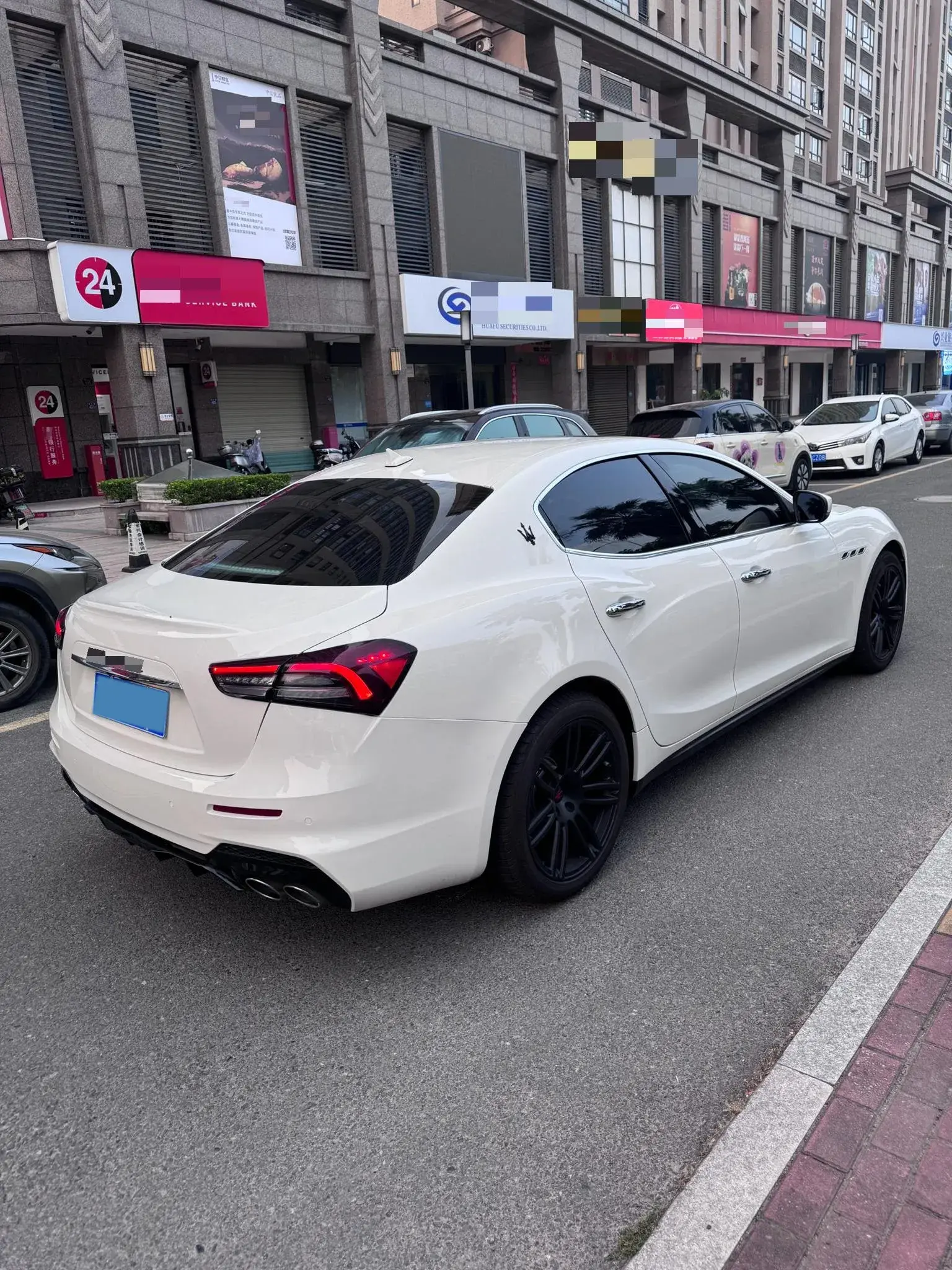 2019 MASERATI GHIBLI thumbnail 4