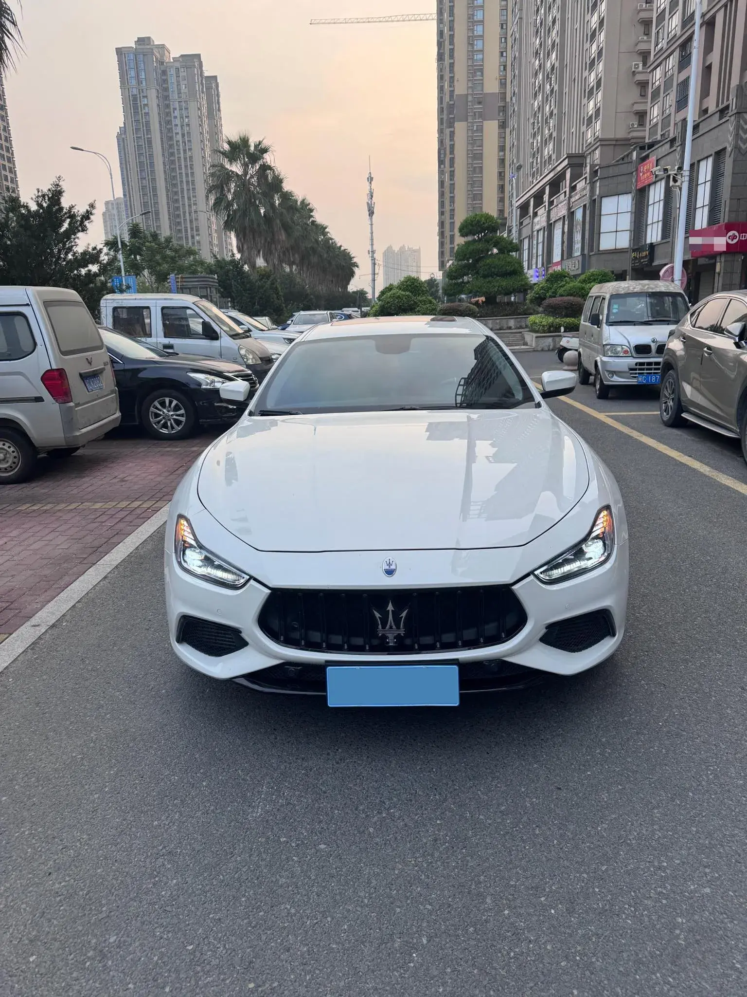2019 MASERATI GHIBLI thumbnail 2