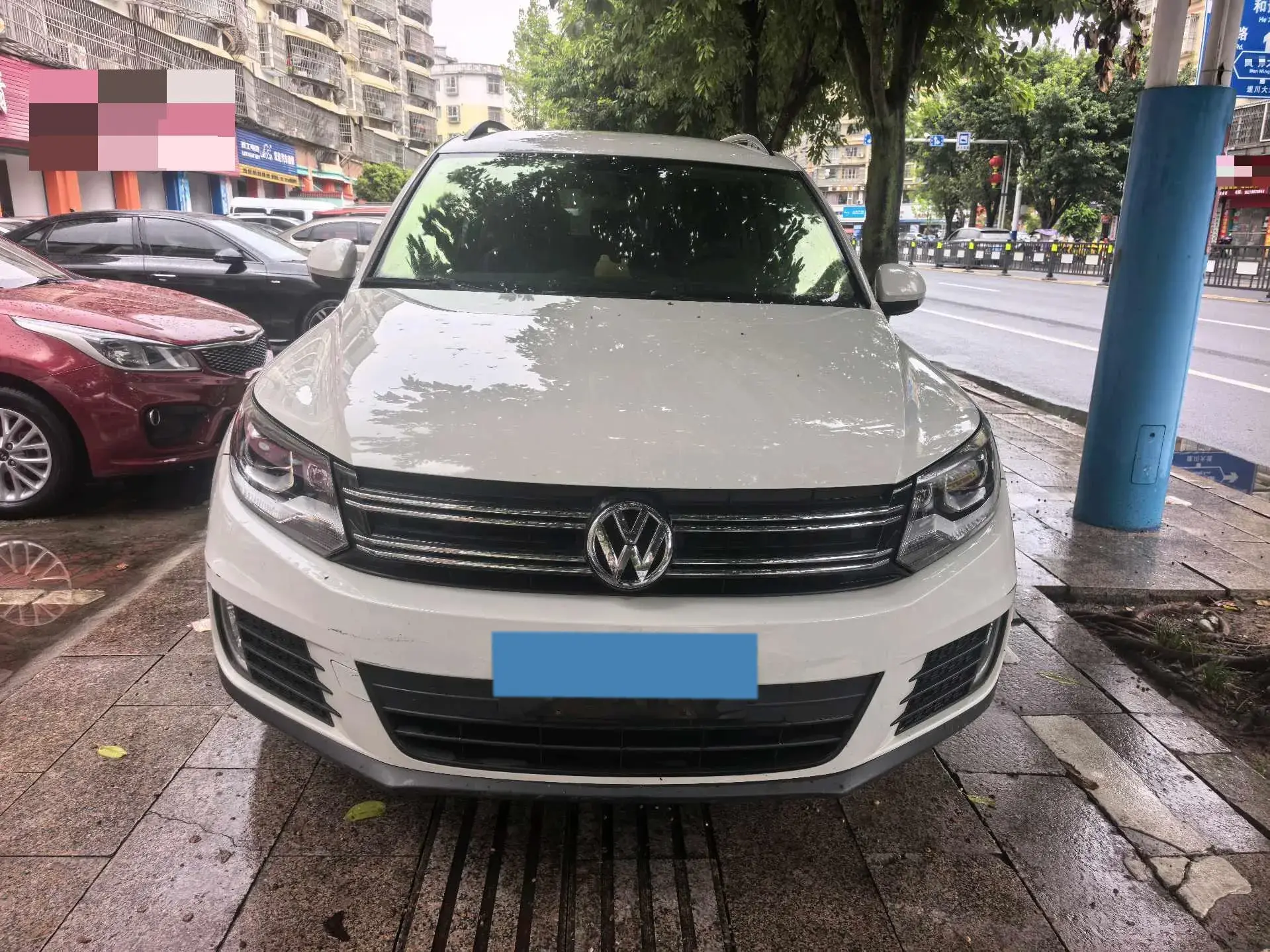 2017 VOLKSWAGEN TIGUAN thumbnail 2
