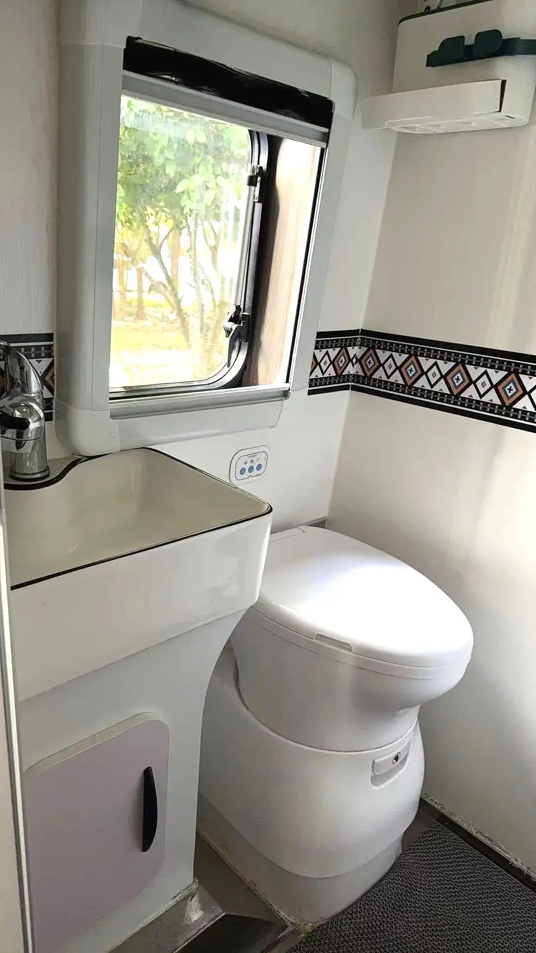 2021 MAXUS V90 thumbnail 3