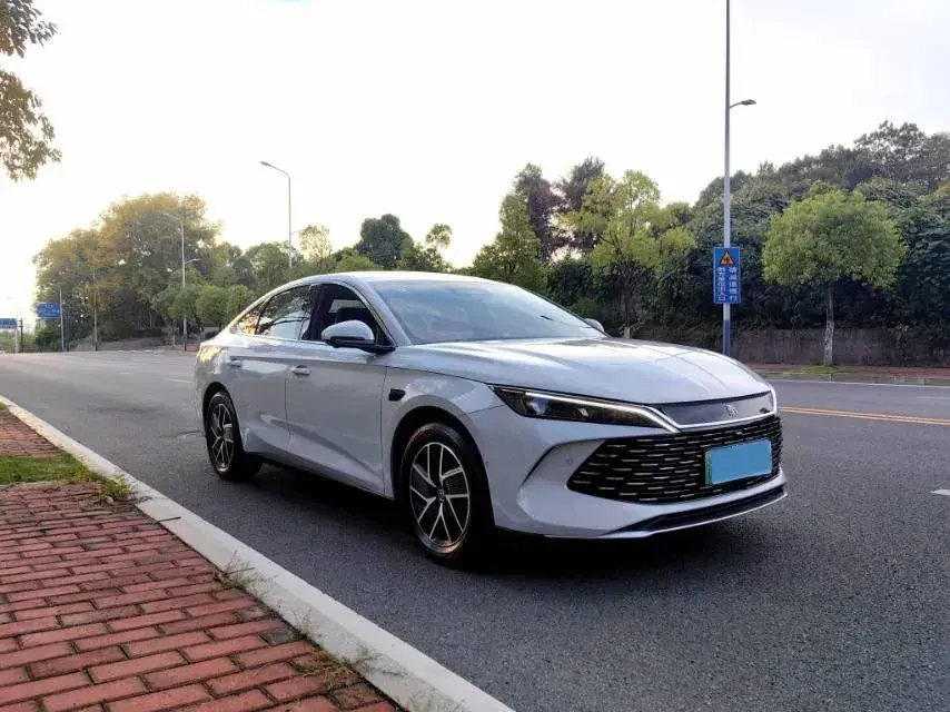 2025 BYD QINL thumbnail 3