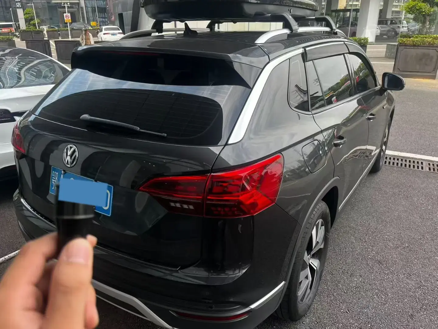 2022 VOLKSWAGEN TAYRON thumbnail 2