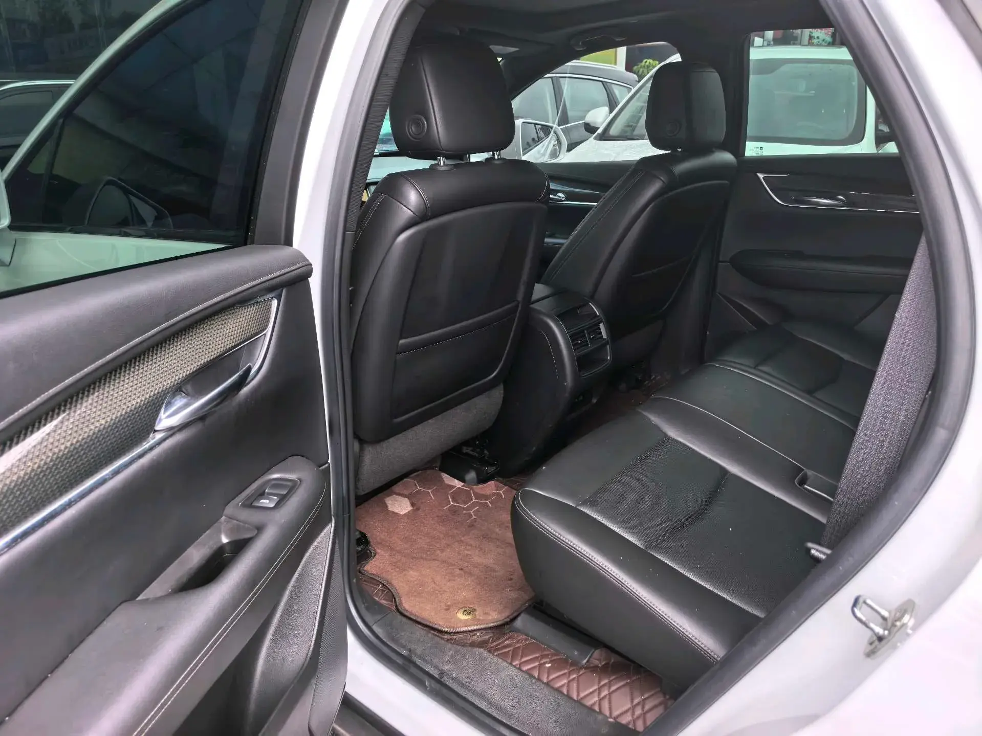 2024 CADILLAC XT5 thumbnail 4