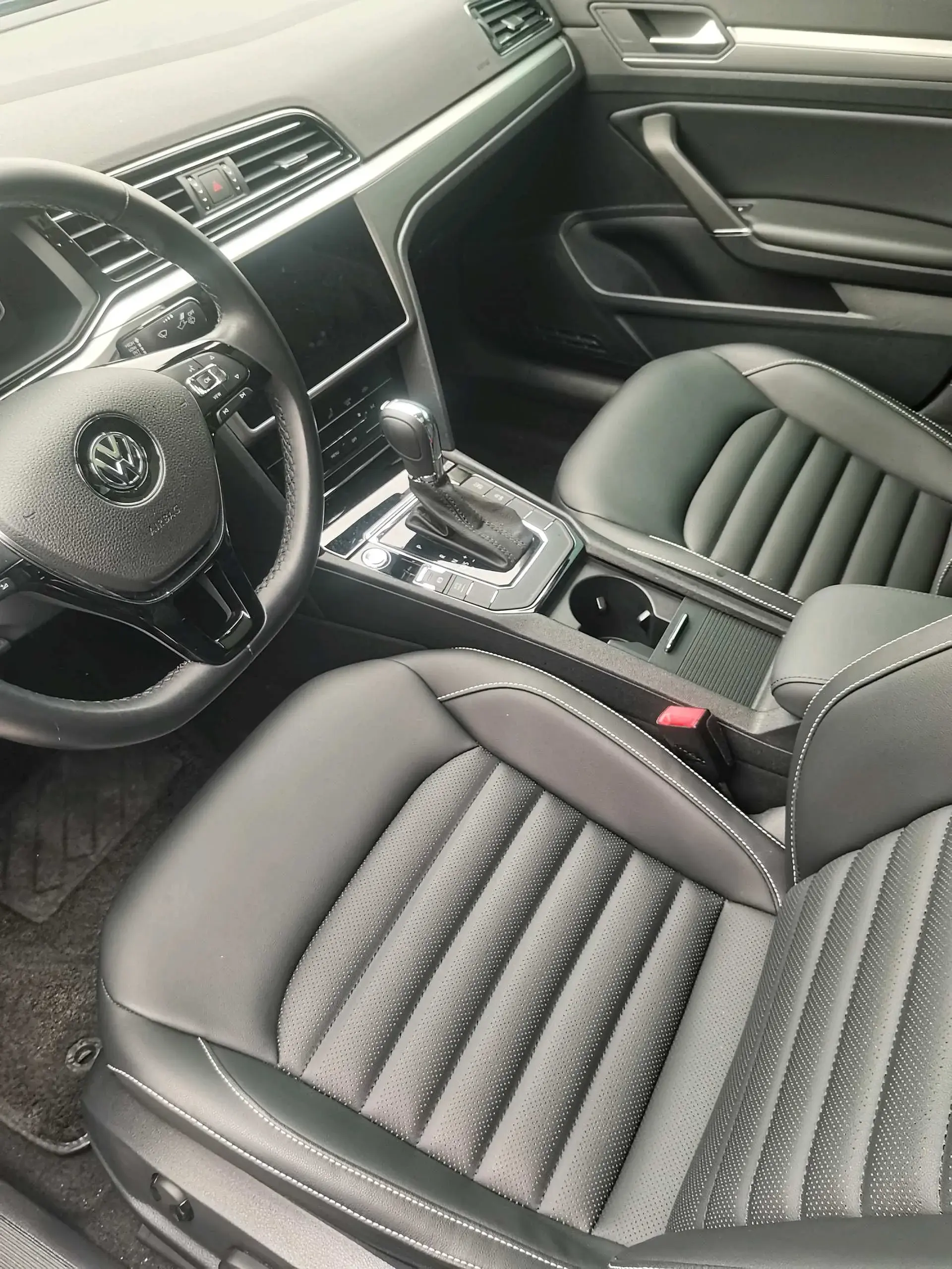 2021 VOLKSWAGEN LAMANDO thumbnail 4