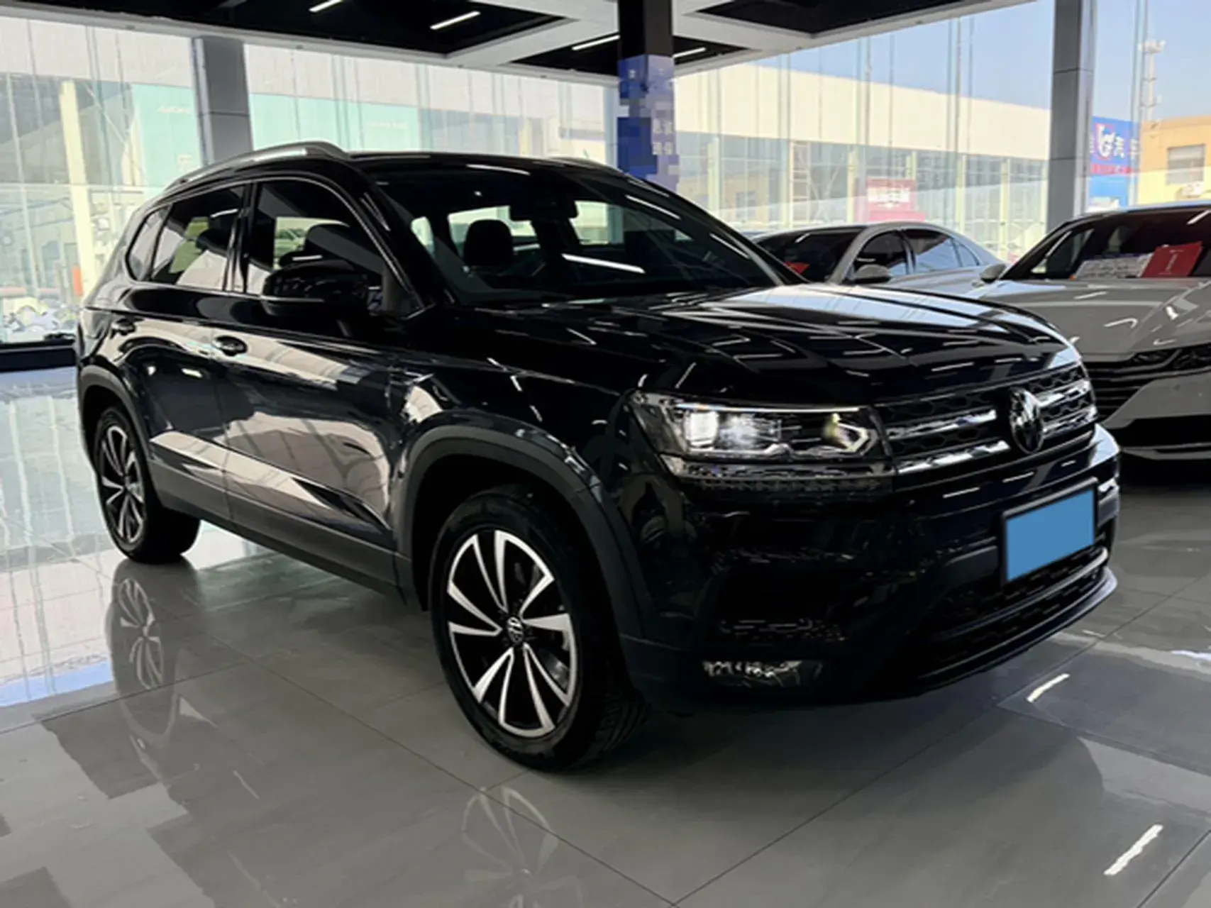 2022 VOLKSWAGEN THARU thumbnail 3